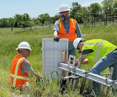 File:Solar panel supported.jpg