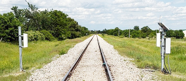 CINQ Edge Installed on a Track